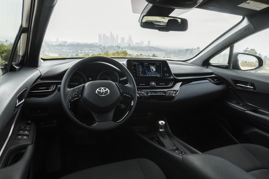 Торпедо Toyota C-HR 2016 года  (WW) (фото 34 из 53)